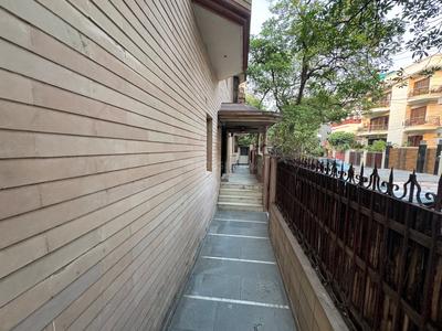 Balcony Image of 5800 Sq.ft 8 BHK Independent House for sale in New Friends Colony New Delhi for Rs. 317500000