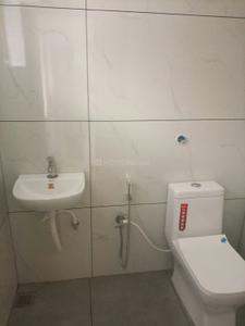 Bathroom Image of 1000 Sq.ft 2 BHK Builder Floor for rent in Kaloor Kochi for Rs. 22000
