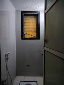 Common Bathroom Image of 530 Sq.ft 1 BHK Apartment / Flat for rent in Rutu Enclave, Kasarvadavali Thane for Rs. 16000