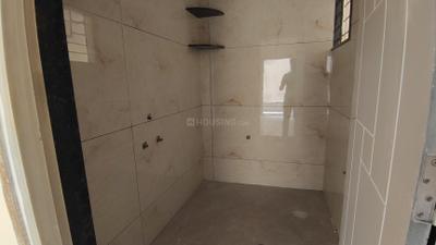 Bathroom Image of 600 Sq.ft 1 BHK Builder Floor for rent in Singasandra Bengaluru for Rs. 25000