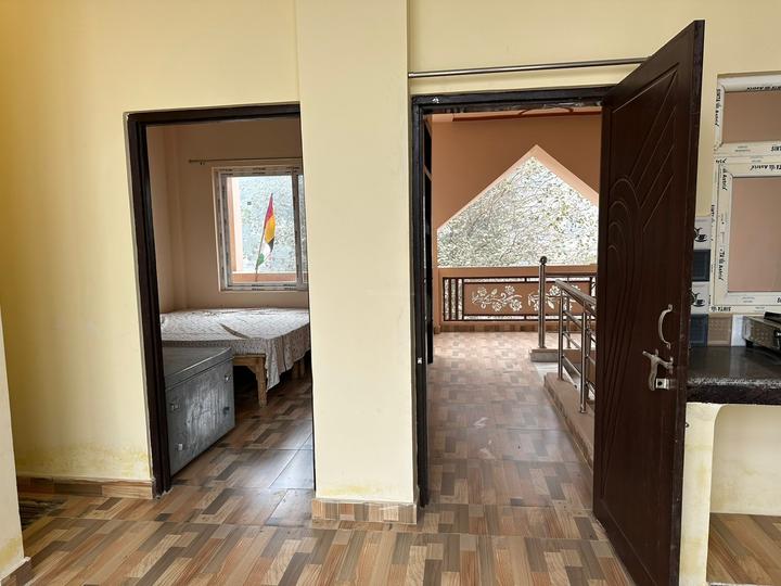 Lankela Palem Main Image 1