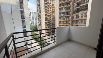 Image of 1235 Sq.ft 2 BHK Apartment / Flat for sale in Cosmos Golden Heights, Crossings Republik, Ghaziabad for Rs. 7850000