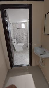 Bathroom Image of 750 Sq.ft 1 BHK Apartment / Flat for rent in Kondapur Hyderabad for Rs. 24500