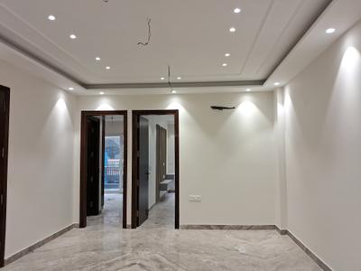 Living Room Image of 1350 Sq.ft 3 BHK Builder Floor for sale in Paschim Vihar New Delhi for Rs. 29000000