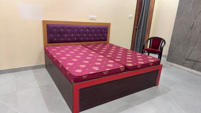 Bedroom Image of 1850 Sq.ft 2 BHK Builder Floor for rent in Indira Nagar Lucknow for Rs. 24500