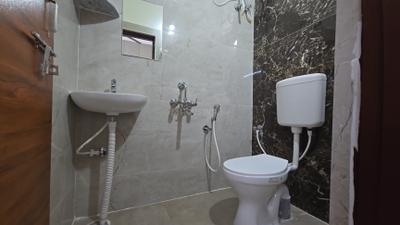 Bathroom Image of 722 Sq.ft 1 BHK Apartment / Flat for rent in Kondapur Hyderabad for Rs. 24000