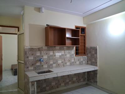 Living Room Image of 540 Sq.ft 1 BHK Apartment / Flat for rent in Sector 73 Noida for Rs. 11000
