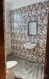 Bathroom Image of 1500 Sq.ft 2 BHK Builder Floor for rent in Sector 39 Gurgaon for Rs. 34000