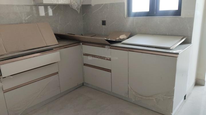 ROF Insignia Souk Main Image 1