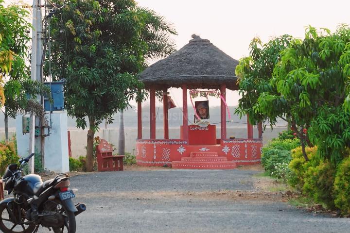 Blue sky Universal Projects Main Image 1