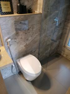 Common Bathroom Image of 1010 Sq.ft 2 BHK Apartment / Flat for sale in Satnam Apartments, Cuffe Parade Mumbai for Rs. 52500000