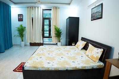 Bedroom Image of 5500 Sq.ft 5 BHK Villa for rent in Ansal Palm Ville, Sushant Golf City Lucknow for Rs. 95000