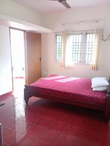Bedroom Image of 1100 Sq.ft 2 BHK Builder Floor for rent in Palavakkam, Sholinganallur Chennai for Rs. 50000