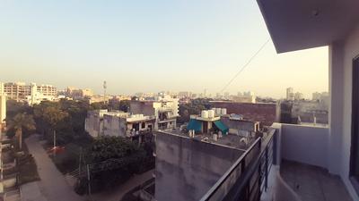 Balcony Image of Luxury Coed PG near Splendor Tower  in Sector 65, Gurgaon