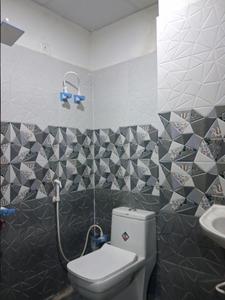 Common Bathroom Image of 1050 Sq.ft 2 BHK Apartment / Flat for sale in Sector 49 Noida for Rs. 4100000