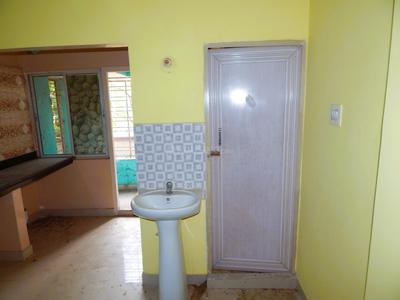 Image of 650 Sq.ft 2 BHK Apartment / Flat for sale in Dum Dum Cantonment, Kolkata for Rs. 2000000