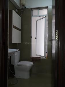 Common Bathroom Image of 1250 Sq.ft 2.5 BHK Apartment / Flat for sale in Radius Viceroy Park, Dahisar West Mumbai for Rs. 29000000