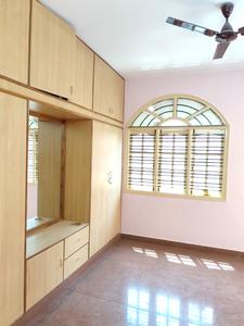 Bedroom Image of 1200 Sq.ft 3 BHK Independent House for rent in Kumaraswamy Layout Bengaluru for Rs. 35000