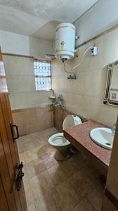 Image of 1850 Sq.ft 3 BHK Duplex for sale in Swaraj Homes Pocket H Market Sarita Vihar RWA, Sarita Vihar, New Delhi for Rs. 32400000