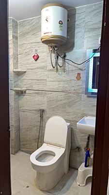 Bathroom Image of 250 Sq.ft 1 RK Builder Floor for rent in Gautam Nagar New Delhi for Rs. 25000