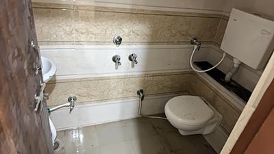 Bathroom Image of 700 Sq.ft 1 RK Builder Floor for rent in Indra Puri Colony Indore for Rs. 9000