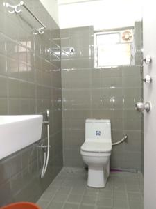 Common Bathroom Image of 1200 Sq.ft 3 BHK Apartment / Flat for sale in Realtech Rajotto, Rajarhat Kolkata for Rs. 5800000