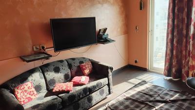 Kitchen Image of 1010 Sq.ft 2 BHK Apartment / Flat for sale in Mahagun Moderne, Sector 78 Noida for Rs. 17000000