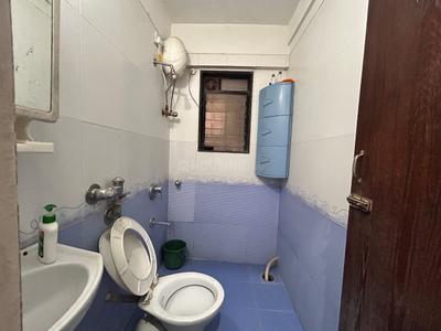 Bathroom Image of 1000 Sq.ft 2 BHK Apartment / Flat for sale in GHP Suncity Pluto, Powai Mumbai for Rs. 14900000