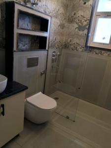 Common Bathroom Image of 1717 Sq.ft 3 BHK Builder Floor for sale in Smartworld Orchard, Sector 61 Gurgaon for Rs. 26900000