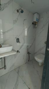 Bathroom Image of 800 Sq.ft 2 BHK Apartment / Flat for rent in Vile Parle East Mumbai for Rs. 90000