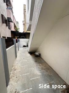 Balcony Image of 900 Sq.ft 1 BHK Duplex for rent in Manjalpur Vadodara for Rs. 8500