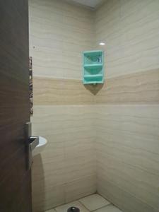Common Bathroom Image of 425 Sq.ft 1 RK Apartment / Flat for rent in Supertech Eco Suites, Sector 137 Noida for Rs. 20500