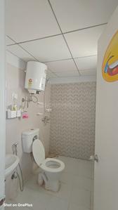 Bathroom Image of 530 Sq.ft 1 BHK Apartment / Flat for rent in Gaurs 14th Avenue, Noida Extension Greater Noida for Rs. 22000