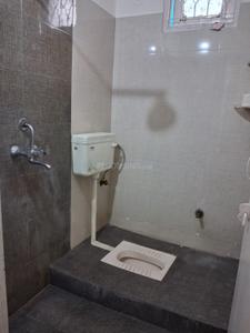 Bathroom Image of 950 Sq.ft 2 BHK Apartment / Flat for sale in SS Group Housing, Shalimar Garden Ghaziabad for Rs. 5500000