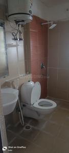 Bathroom Image of 1095 Sq.ft 2 BHK Apartment / Flat for rent in Eldeco Aamantran, Sector 119 Noida for Rs. 30000