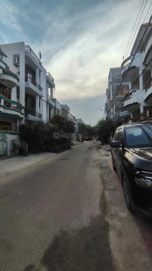 Vinamra Khand Main Image 1