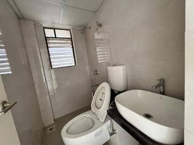 Bathroom Image of 1184 Sq.ft 2 BHK Apartment / Flat for sale in Godrej Green Glades, Jagatpur Ahmedabad for Rs. 5500000