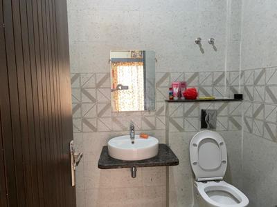 Bathroom Image of 2080 Sq.ft 2 BHK Duplex for rent in Badagaon Gwalior for Rs. 20000