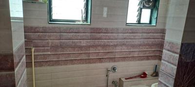 Bathroom Image of 300 Sq.ft 1 RK Duplex for rent in Subhanpura Vadodara for Rs. 4500