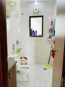 Bathroom Image of 900 Sq.ft 1 BHK Builder Floor for rent in Sector 40 Gurgaon for Rs. 30000