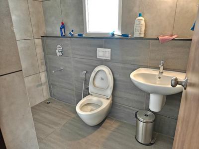 Bathroom Image of 1557 Sq.ft 3 BHK Apartment / Flat for sale in Eroor Kochi for Rs. 14000000
