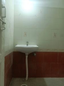 Common Bathroom Two Image of 1100 Sq.ft 2 BHK Builder Floor for rent in Mathikere Bengaluru for Rs. 28000