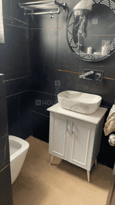 Bathroom Image of 2400 Sq.ft 4 BHK Apartment / Flat for sale in Parkview Apartments, Sector 56 Gurgaon for Rs. 29600000