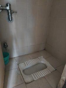 Common Bathroom Image of 530 Sq.ft 1 BHK Apartment / Flat for rent in Magarpatta Heliconia, Hadapsar Pune for Rs. 26000