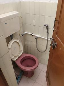 Bathroom Image of 1500 Sq.ft 3 BHK Independent House for rent in Jodhpur Ahmedabad for Rs. 34000