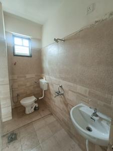 Bathroom Image of 900 Sq.ft 2 BHK Apartment / Flat for rent in Scheme No 140 Indore for Rs. 17500