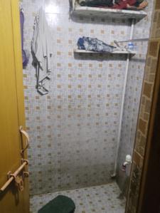 Bathroom Image of 910 Sq.ft 2.5 BHK Apartment / Flat for rent in Naranpura Ahmedabad for Rs. 25000