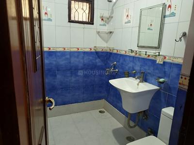 Bathroom Image of 1600 Sq.ft 3 BHK Apartment / Flat for rent in Air India Apartment, Sector 3 Dwarka New Delhi for Rs. 45000