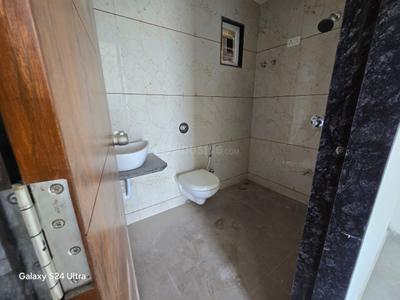 Bathroom Image of 1850 Sq.ft 4 BHK Apartment / Flat for rent in Sama Savli Vadodara for Rs. 30000
