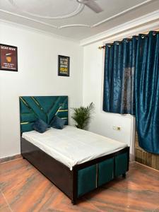 1 RK Independent Builder Floor